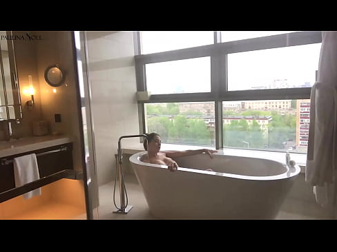 ❤️ Pitikek mezin Bi dilgermî pizika xwe di serşokê de dihejîne ❤ Pornoya hişk li ku.pornplaybb.ru